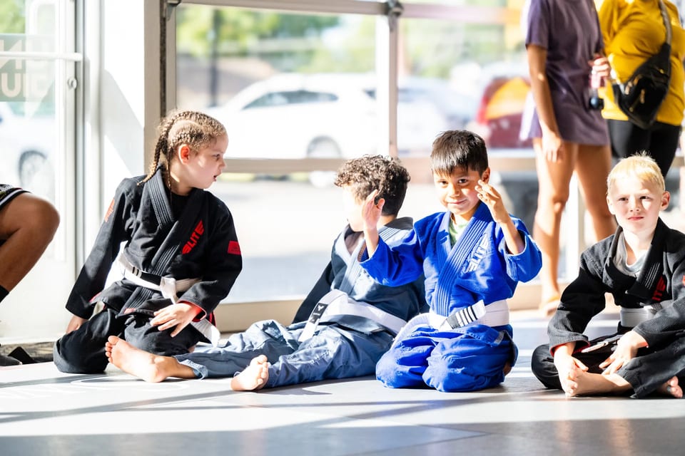 Little beginners class drilling foundational movements.